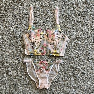 UNWORN corset bra matching set underwear botanical flowers embroidered vine